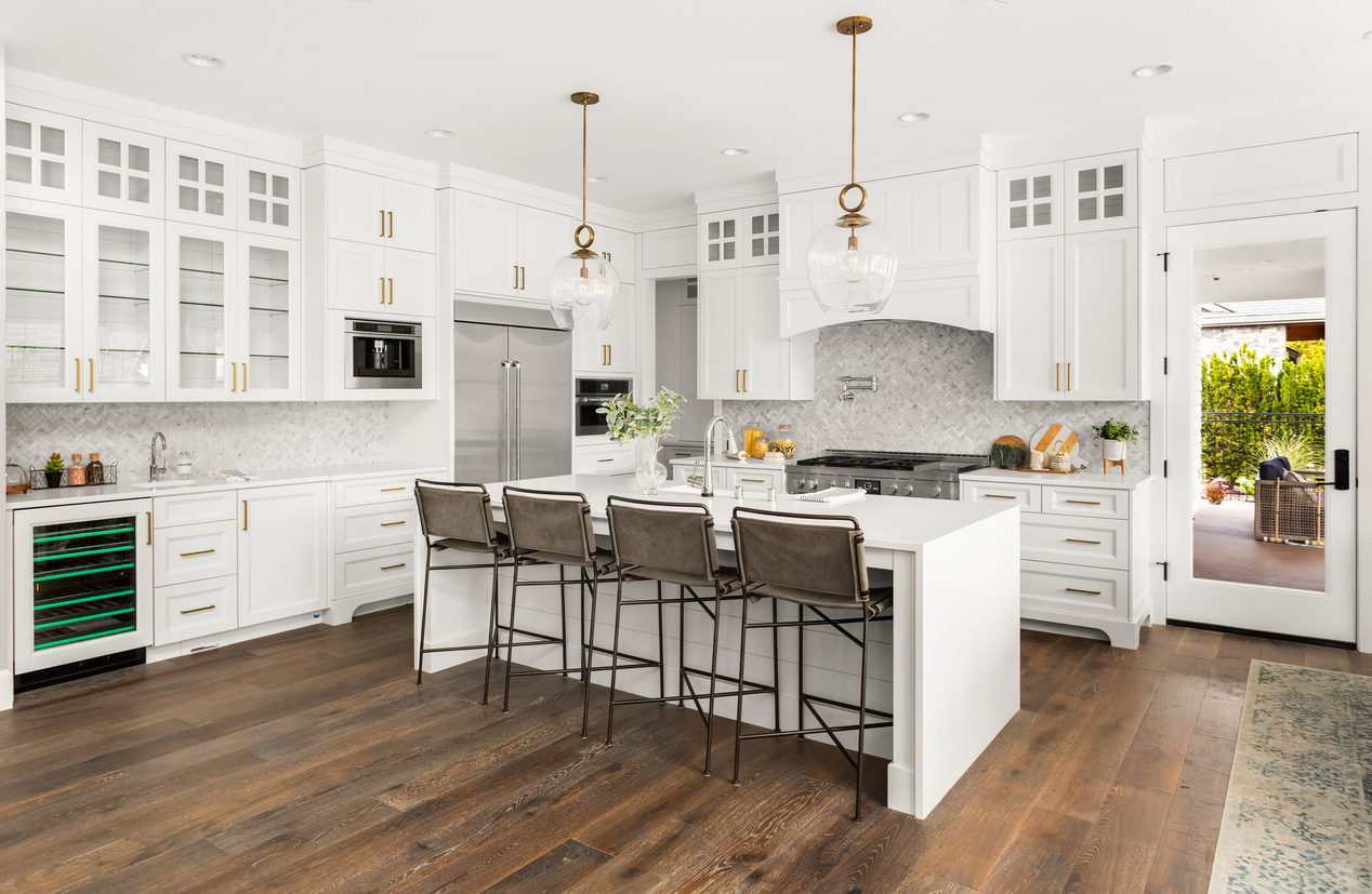 Modern kitchen equipped with smart appliances and storage solutions for improved functionality.